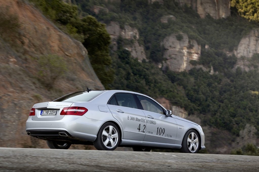 Prueba: Mercedes E300 BlueTEC Híbrido, la berlina de lujo más eficiente