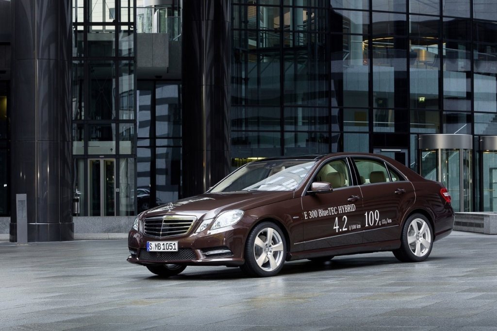 Prueba: Mercedes E300 BlueTEC Híbrido, la berlina de lujo más eficiente