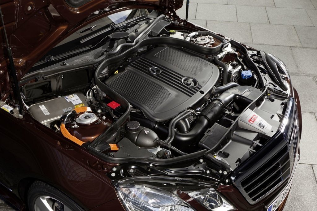 Prueba: Mercedes E300 BlueTEC Híbrido, la berlina de lujo más eficiente