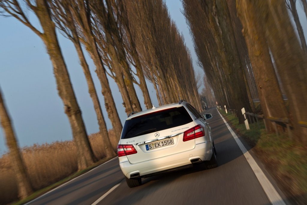 Prueba: Mercedes E300 BlueTEC Híbrido, la berlina de lujo más eficiente