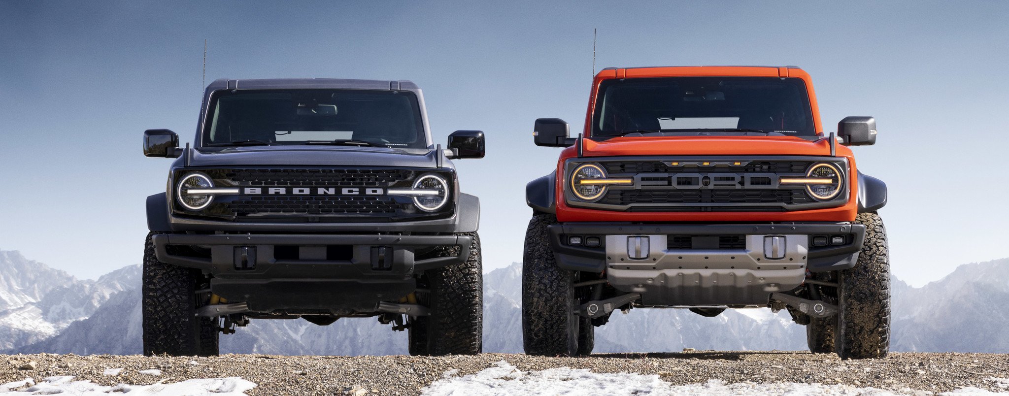 Ford Bronco Raptor VS Bronco