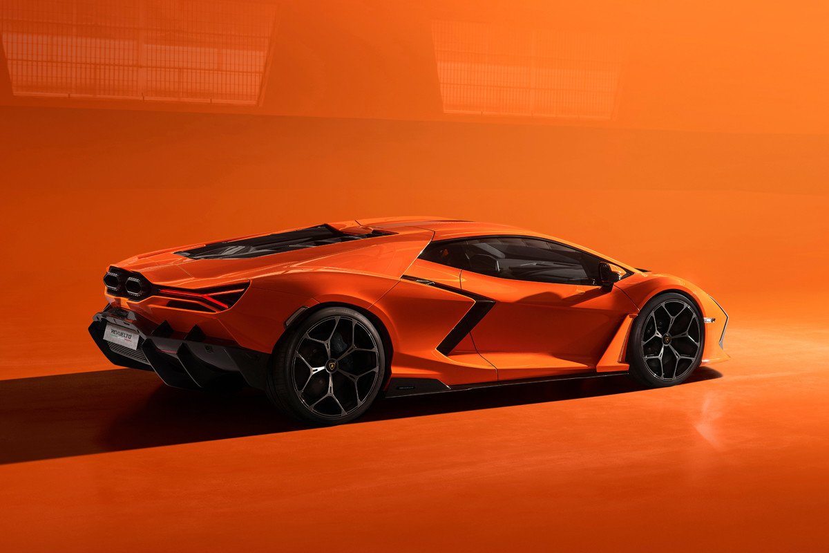 Nuevo Lamborghini Revuelto: todos los detalles del primer deportivo híbrido enchufable