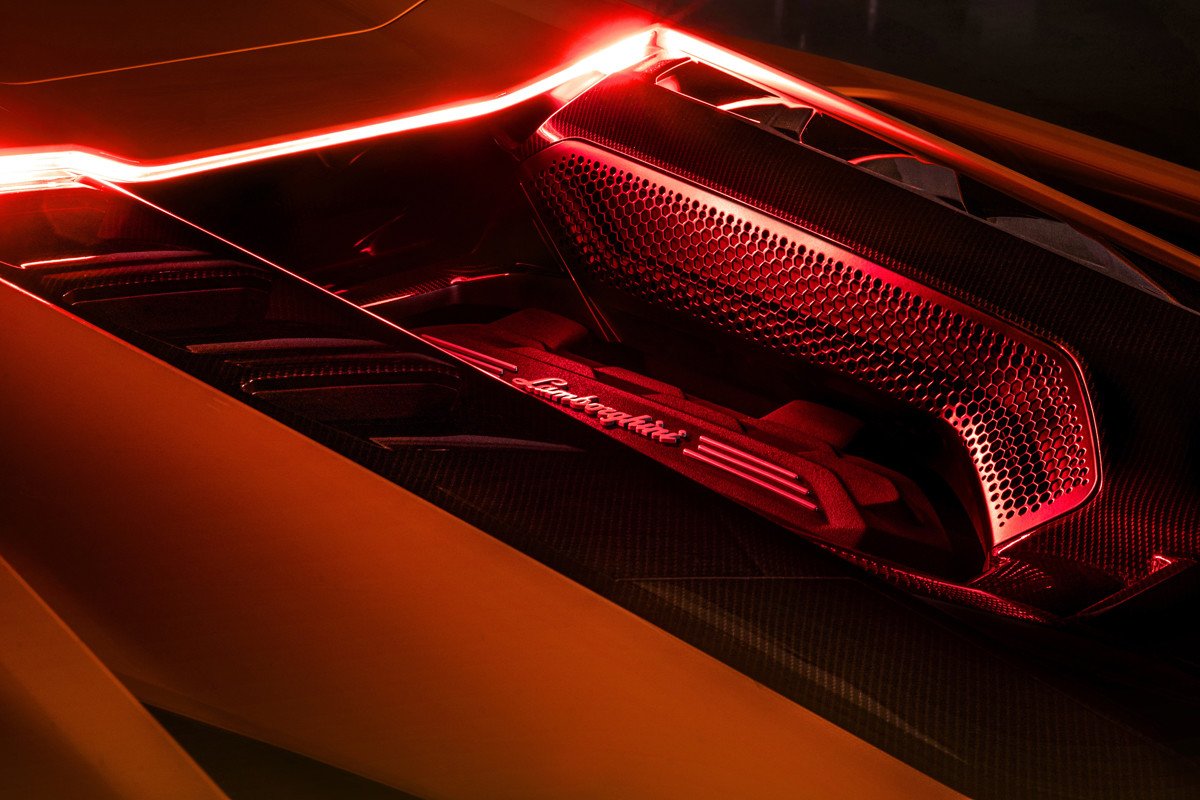 Nuevo Lamborghini Revuelto: todos los detalles del primer deportivo híbrido enchufable
