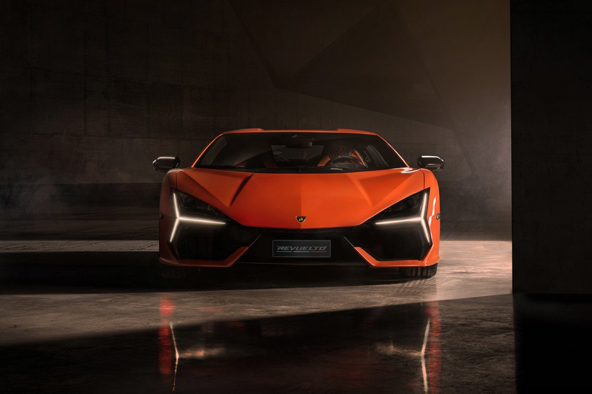 Nuevo Lamborghini Revuelto: todos los detalles del primer deportivo híbrido enchufable