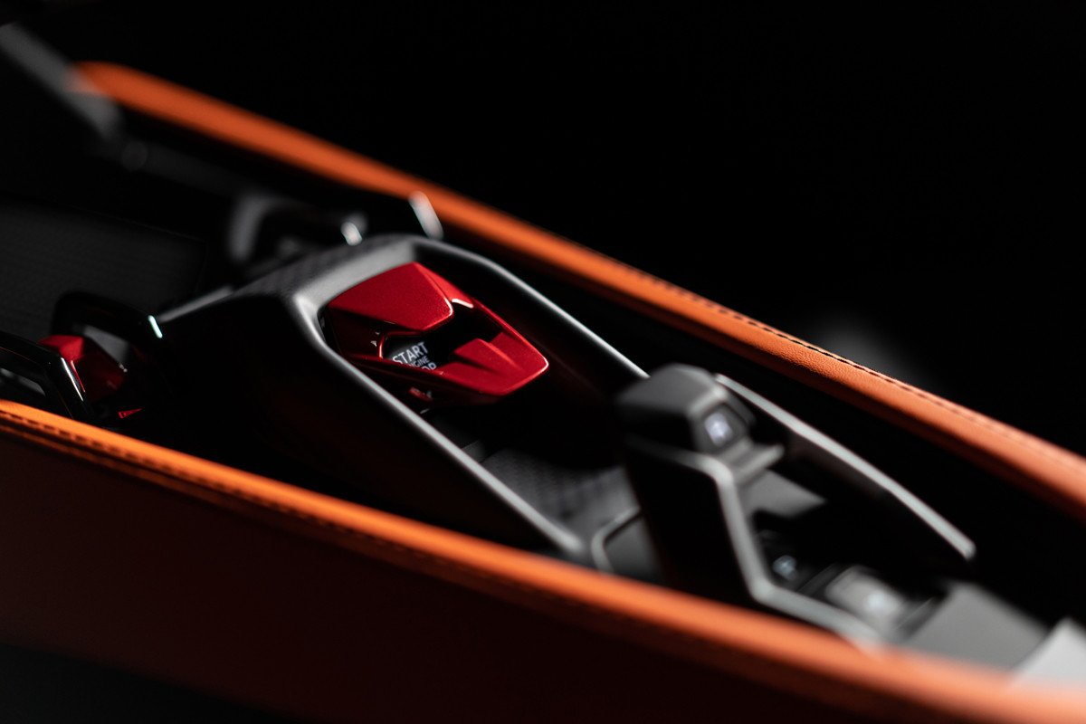 Nuevo Lamborghini Revuelto: todos los detalles del primer deportivo híbrido enchufable
