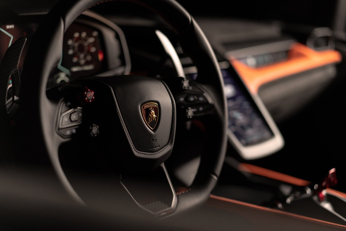 Nuevo Lamborghini Revuelto: todos los detalles del primer deportivo híbrido enchufable