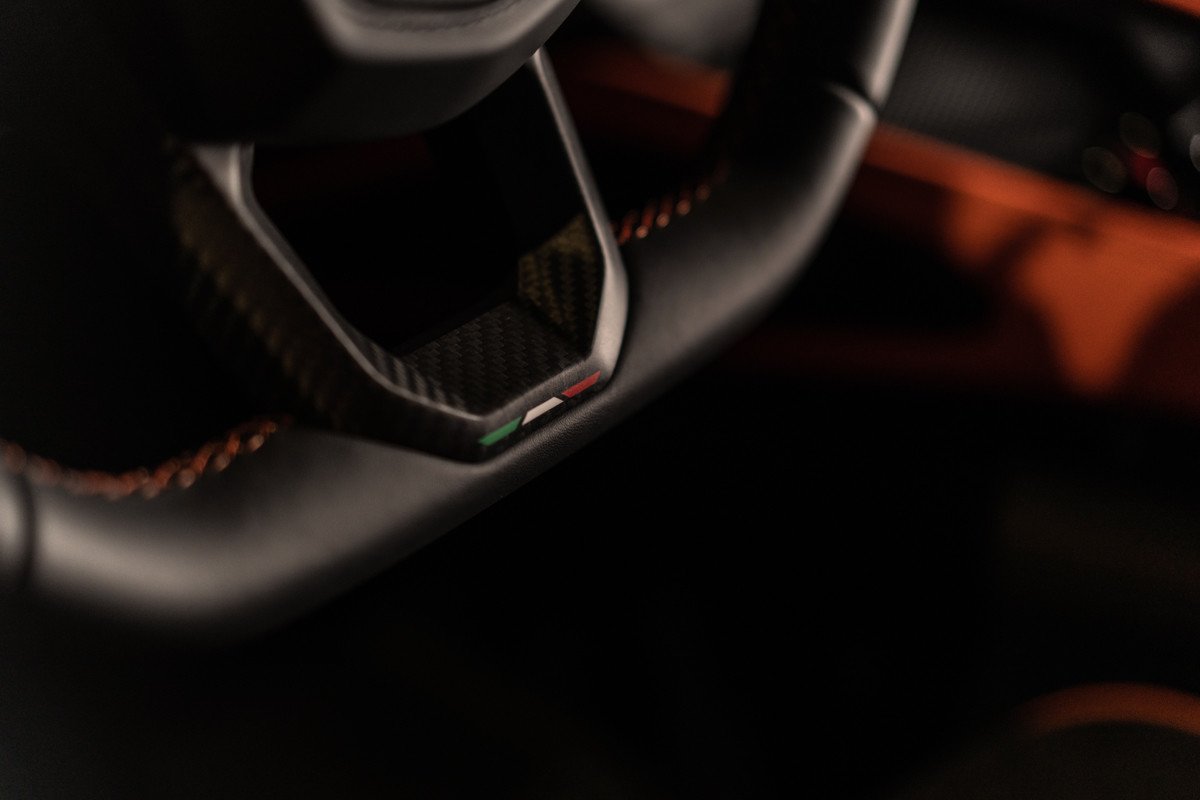 Nuevo Lamborghini Revuelto: todos los detalles del primer deportivo híbrido enchufable