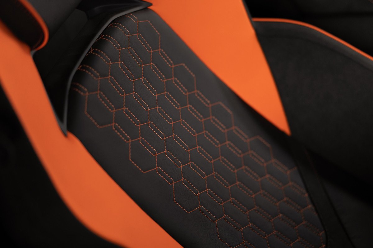 Nuevo Lamborghini Revuelto: todos los detalles del primer deportivo híbrido enchufable