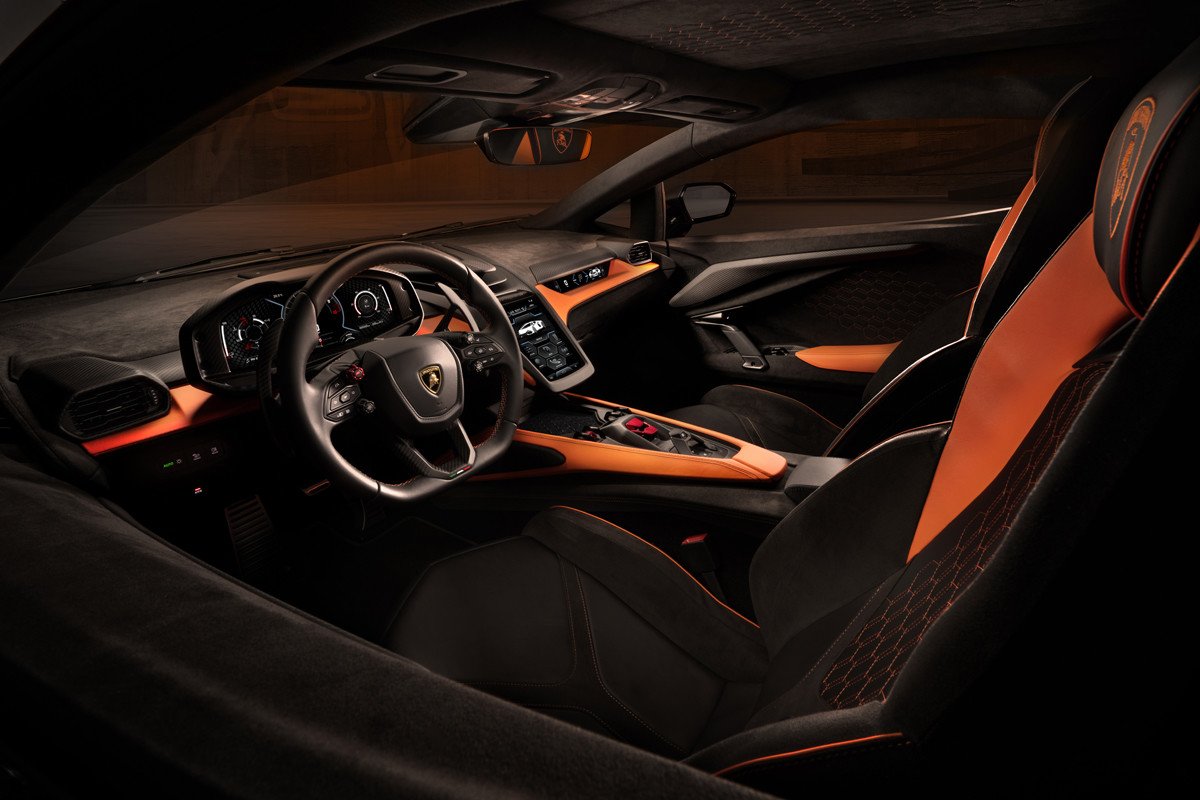 Nuevo Lamborghini Revuelto: todos los detalles del primer deportivo híbrido enchufable