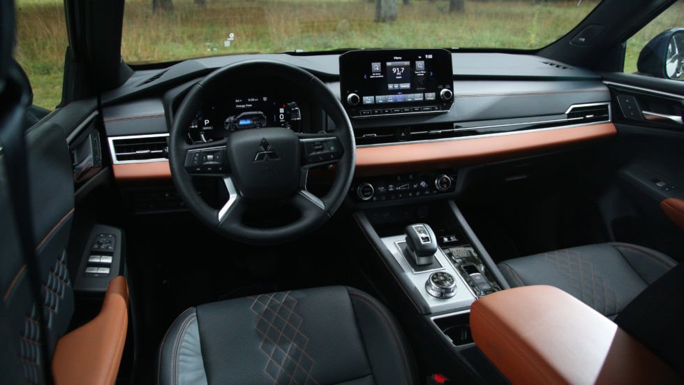 mitsubishi outlander 2024