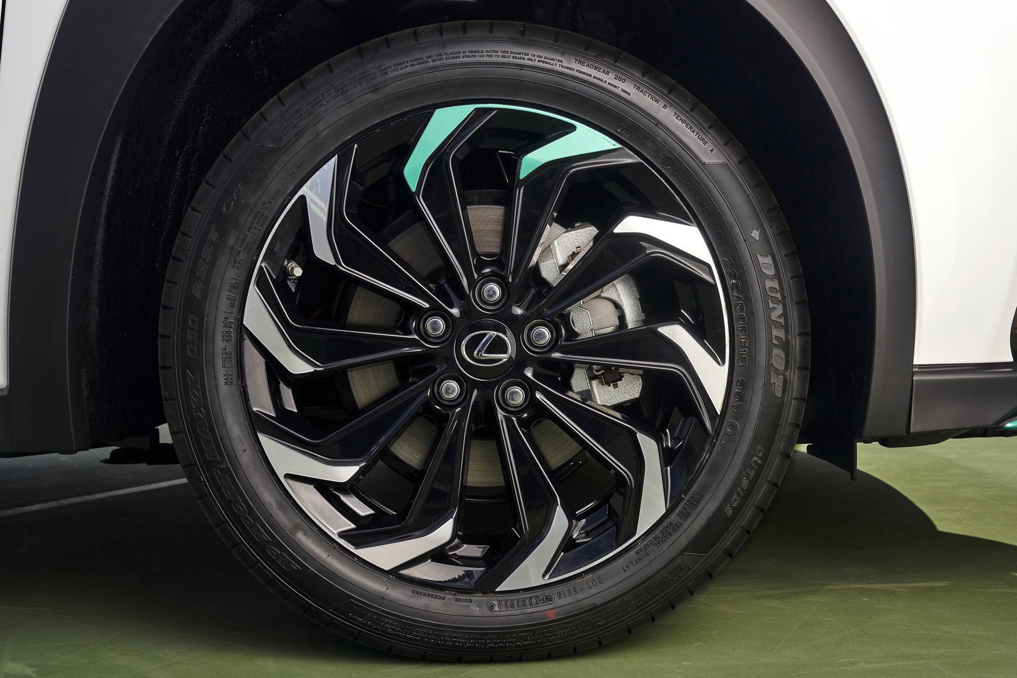 Lexus UX 250h Tennis Cup Edition: para los amantes del lujo y la raqueta