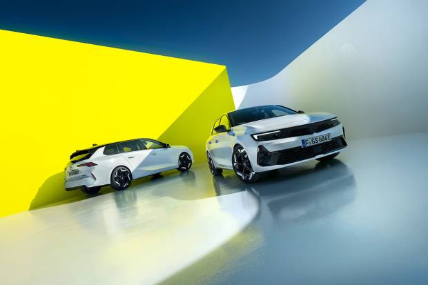 Nuevos Opel Astra GSe y Opel Astra Sports Tourer Gse
