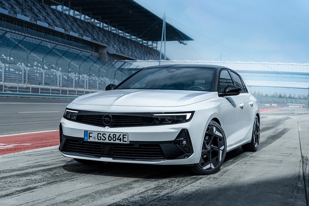 Nuevos Opel Astra GSe y Opel Astra Sports Tourer Gse