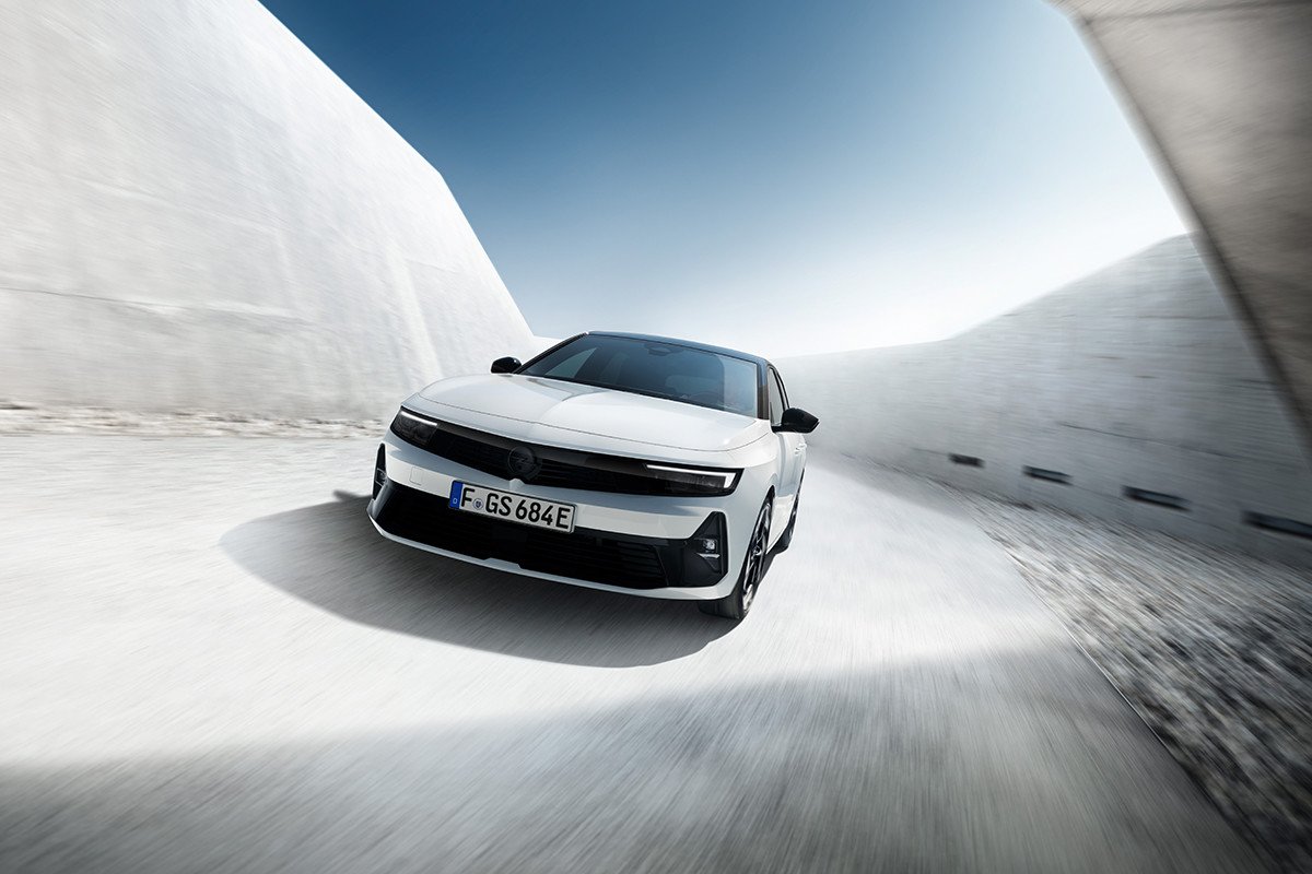 Nuevos Opel Astra GSe y Opel Astra Sports Tourer Gse