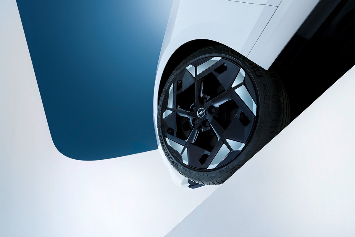 Nuevos Opel Astra GSe y Opel Astra Sports Tourer Gse