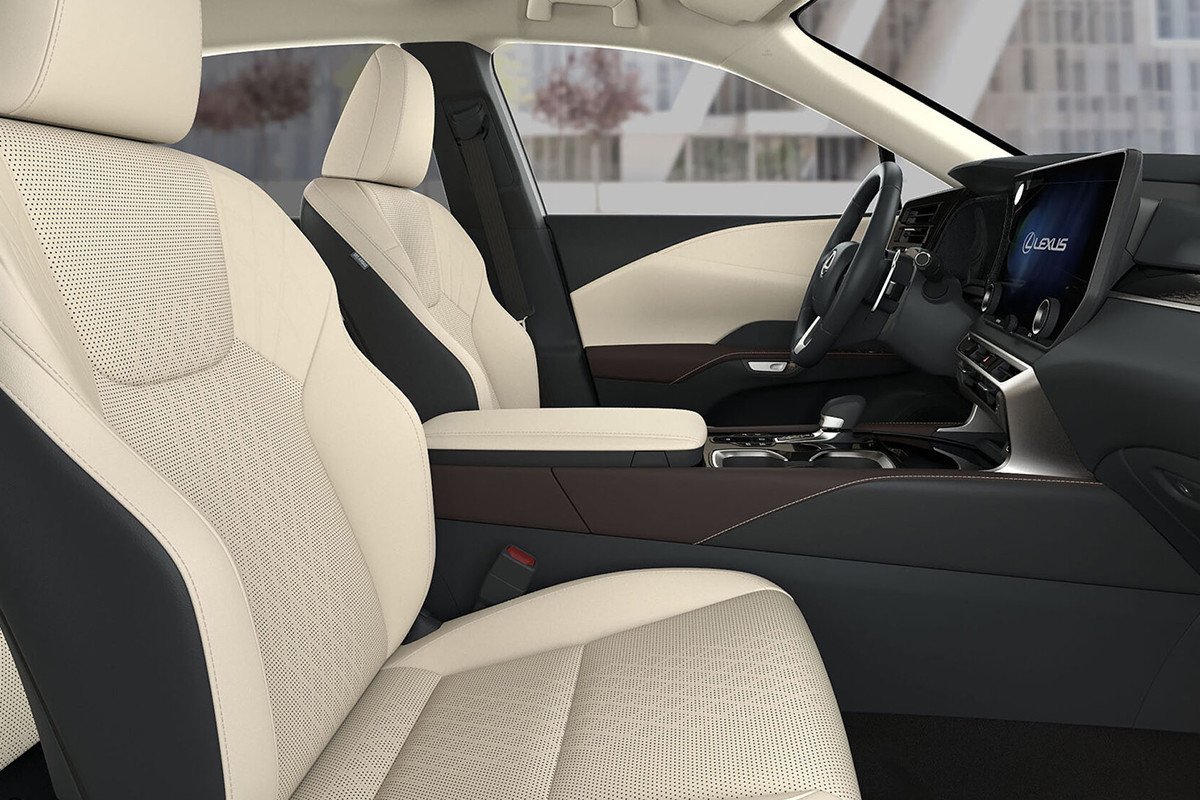 Lexus RX 2024 F-Desing asientos blancos