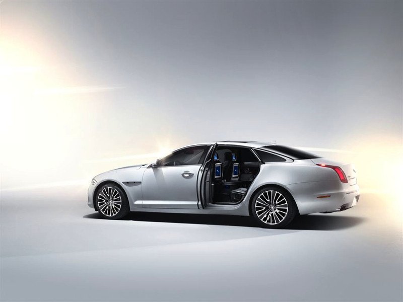 Jaguar XJ Ultimate y nuevos motores de gasolina para Jaguar XF, XJ y F-TYPE