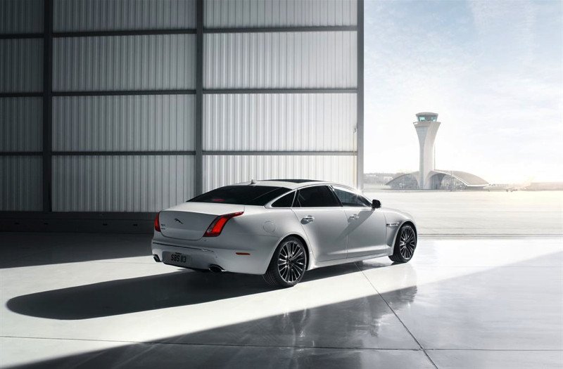 Jaguar XJ Ultimate y nuevos motores de gasolina para Jaguar XF, XJ y F-TYPE