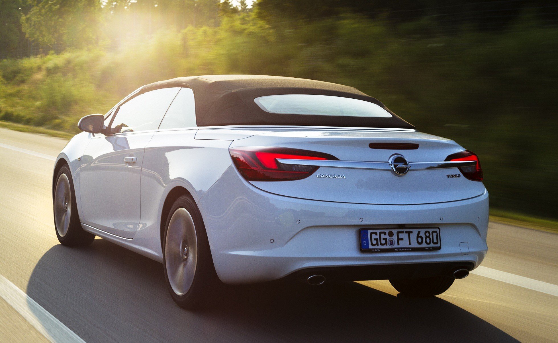 El Opel Cabrio con el nuevo motor 1.6 SIDI de 200 CV 