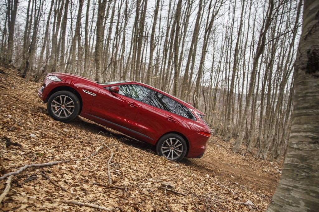 Prueba Jaguar F-PACE: interior, equipamiento y precios