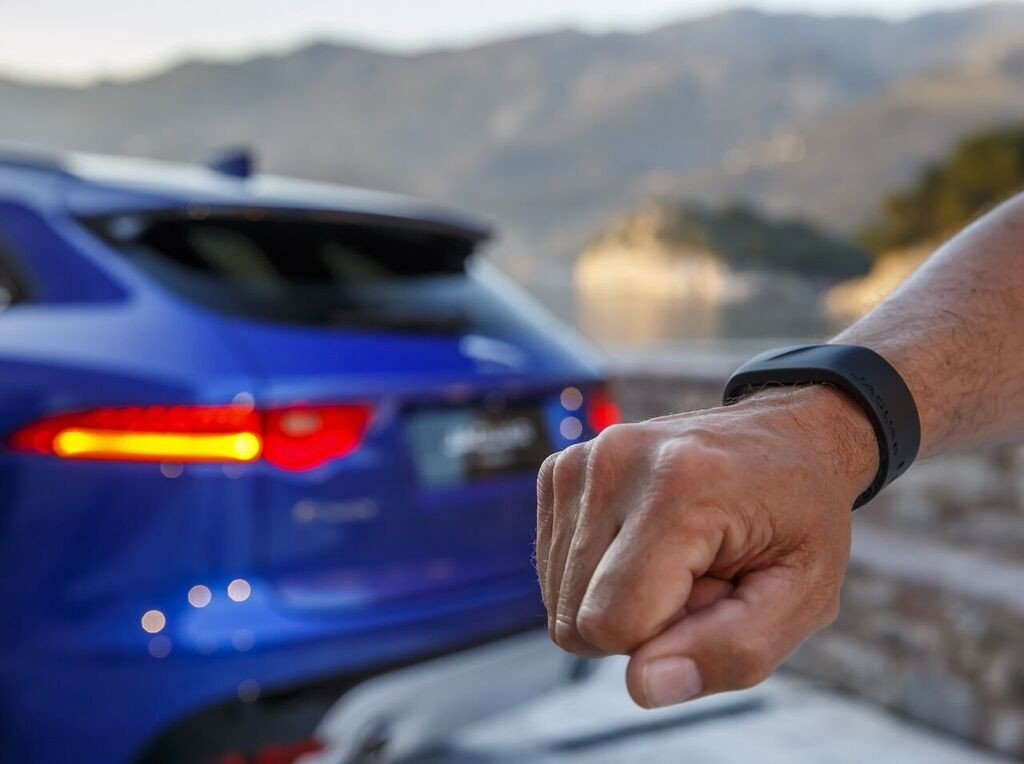 Prueba Jaguar F-PACE: interior, equipamiento y precios