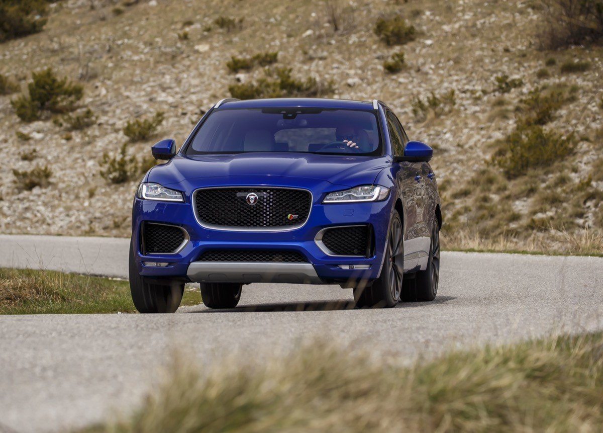 Prueba Jaguar F-PACE: interior, equipamiento y precios