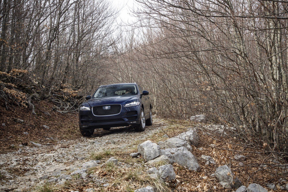 Prueba Jaguar F-PACE: interior, equipamiento y precios