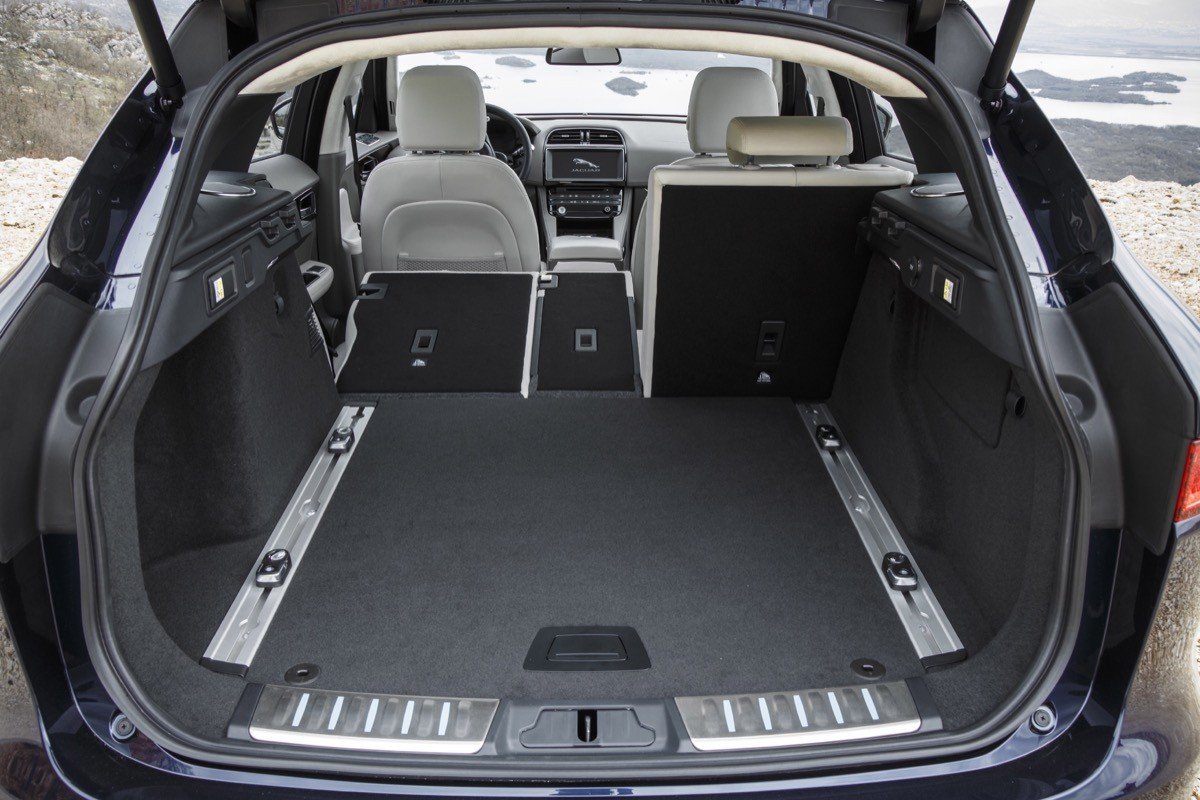 Prueba Jaguar F-PACE: interior, equipamiento y precios