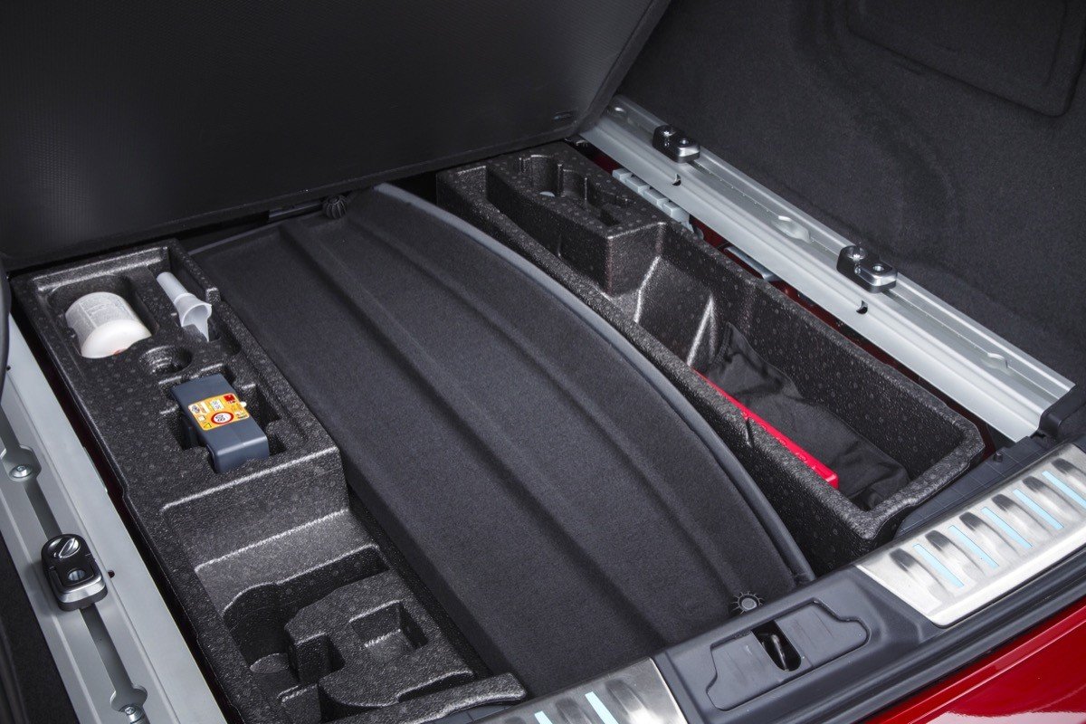 Prueba Jaguar F-PACE: interior, equipamiento y precios