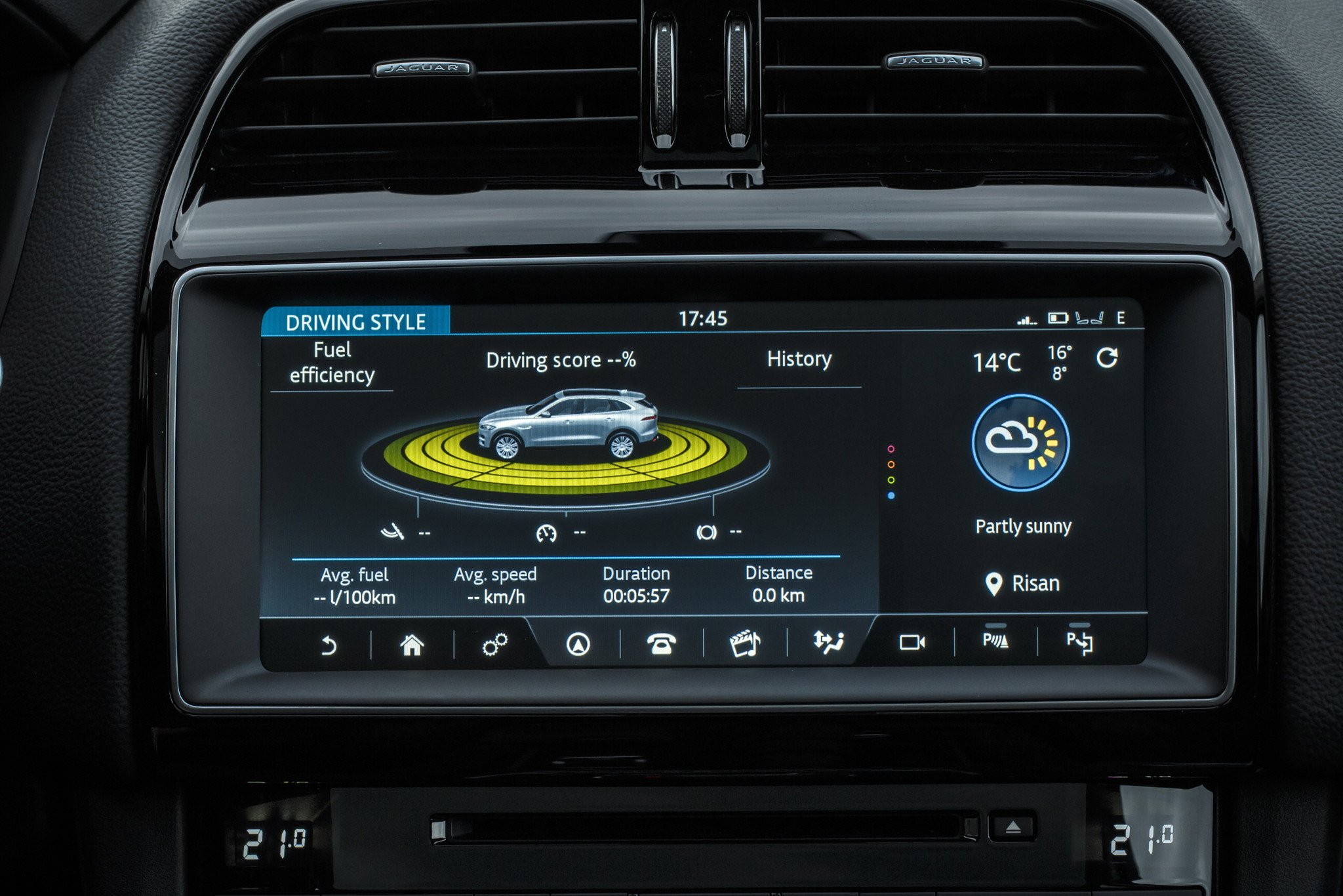 Prueba Jaguar F-PACE: interior, equipamiento y precios