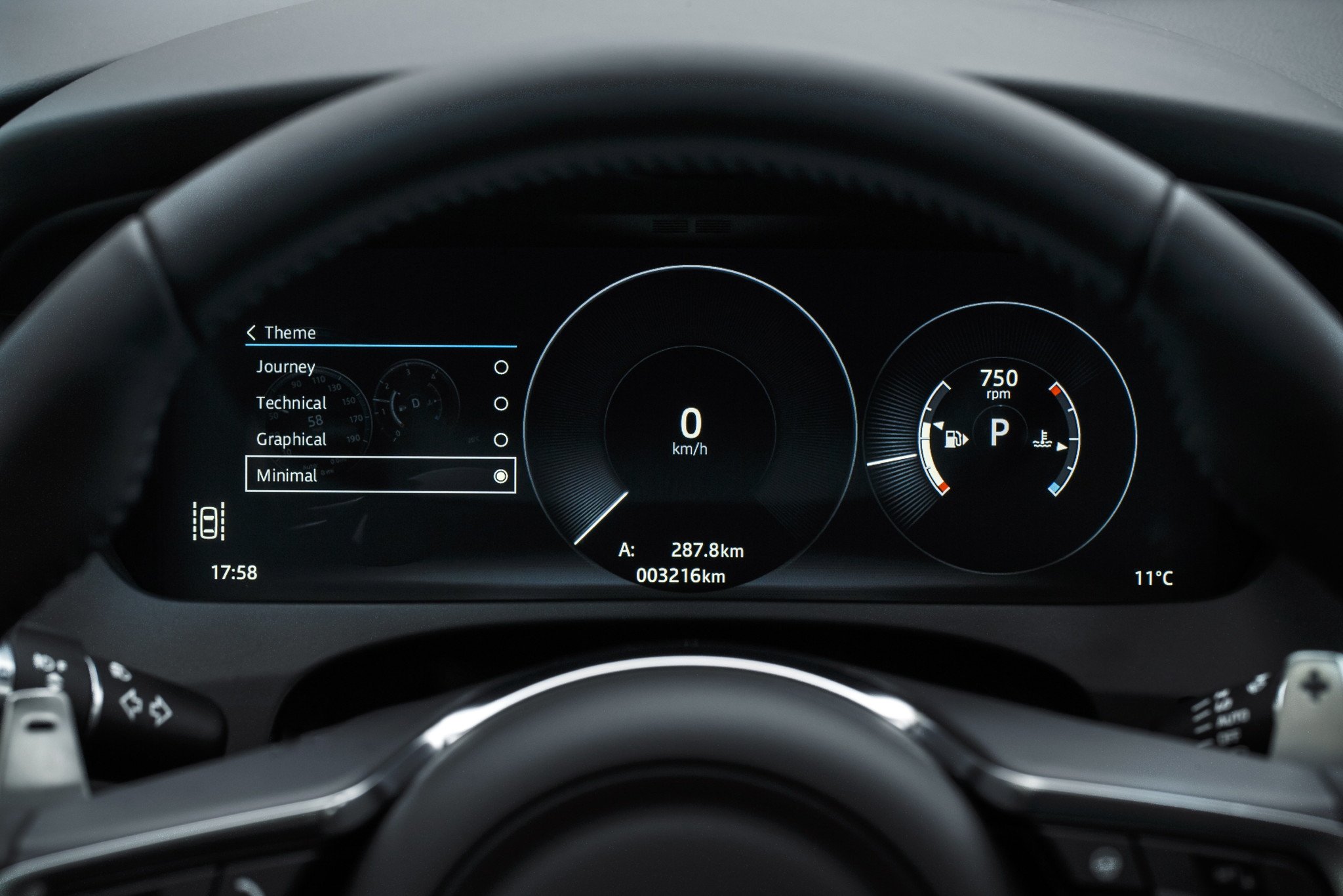 Prueba Jaguar F-PACE: interior, equipamiento y precios