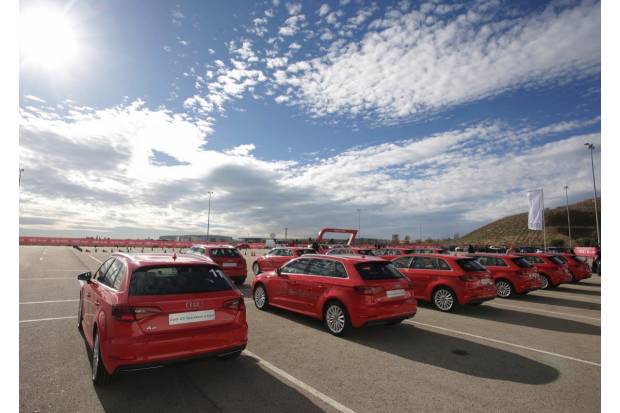 Los jugadores del Real Madrid conducen el nuevo Audi A3 e-tron