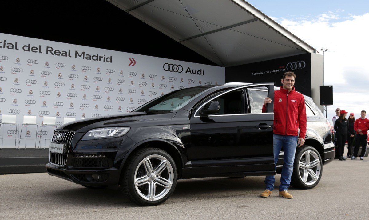Los jugadores del Real Madrid conducen el nuevo Audi A3 e-tron