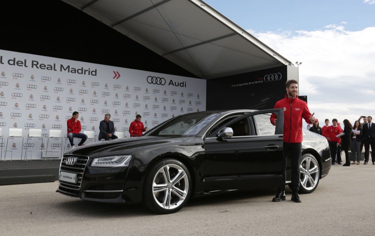 Los jugadores del Real Madrid conducen el nuevo Audi A3 e-tron