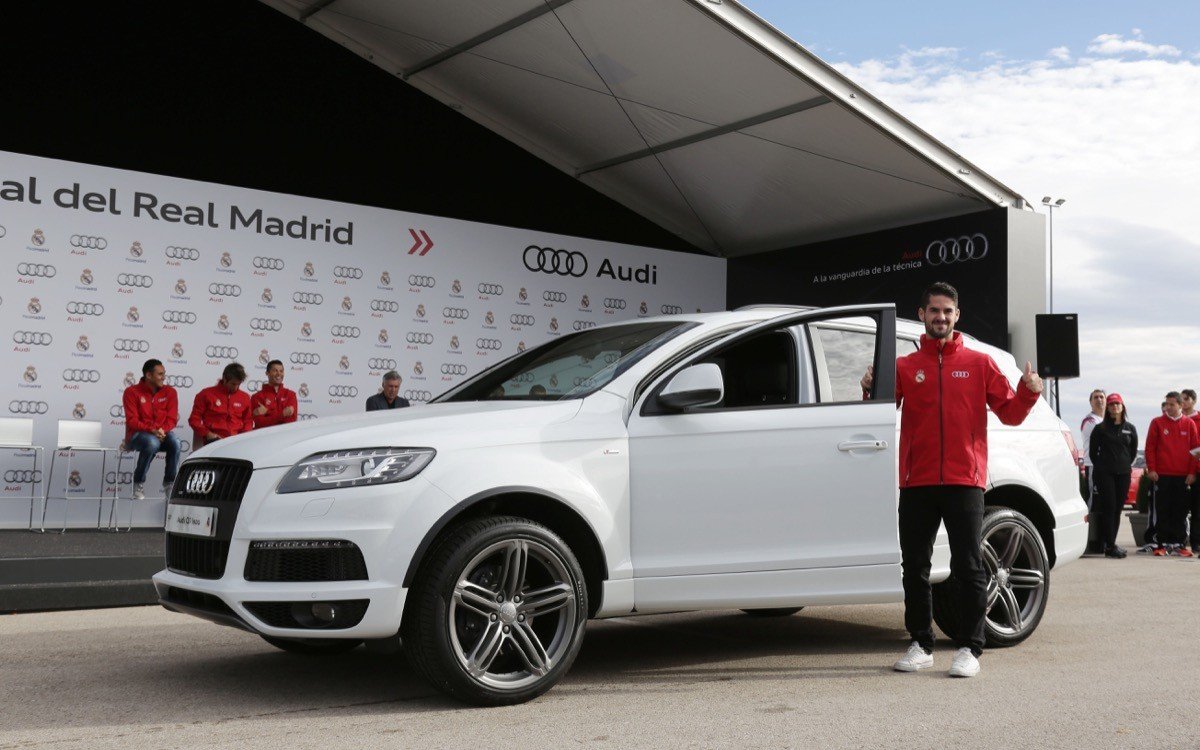 Los jugadores del Real Madrid conducen el nuevo Audi A3 e-tron