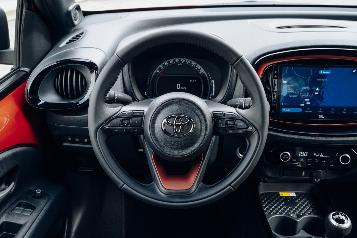 Prueba del Toyota Aygo X Cross: rompiendo moldes en el segmento urbano