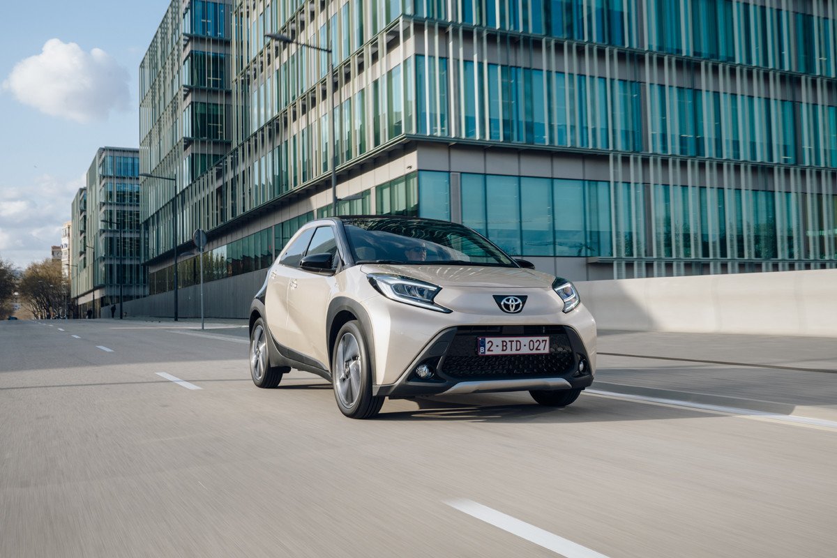 Prueba del Toyota Aygo X Cross: rompiendo moldes en el segmento urbano