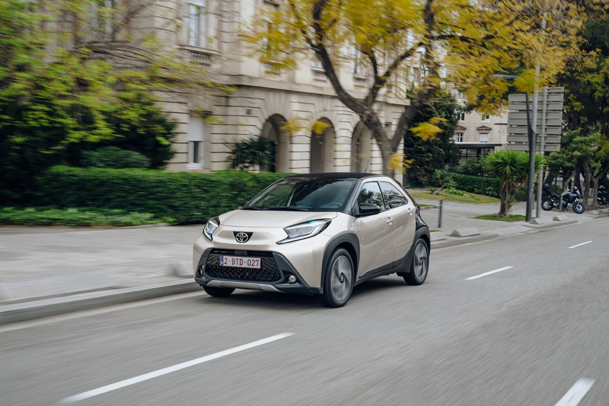 Prueba del Toyota Aygo X Cross: rompiendo moldes en el segmento urbano