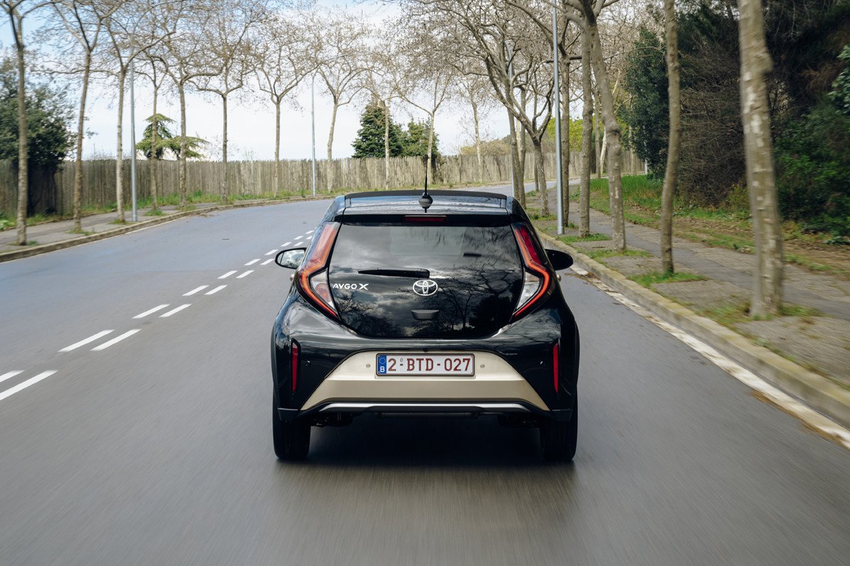 Prueba del Toyota Aygo X Cross: rompiendo moldes en el segmento urbano