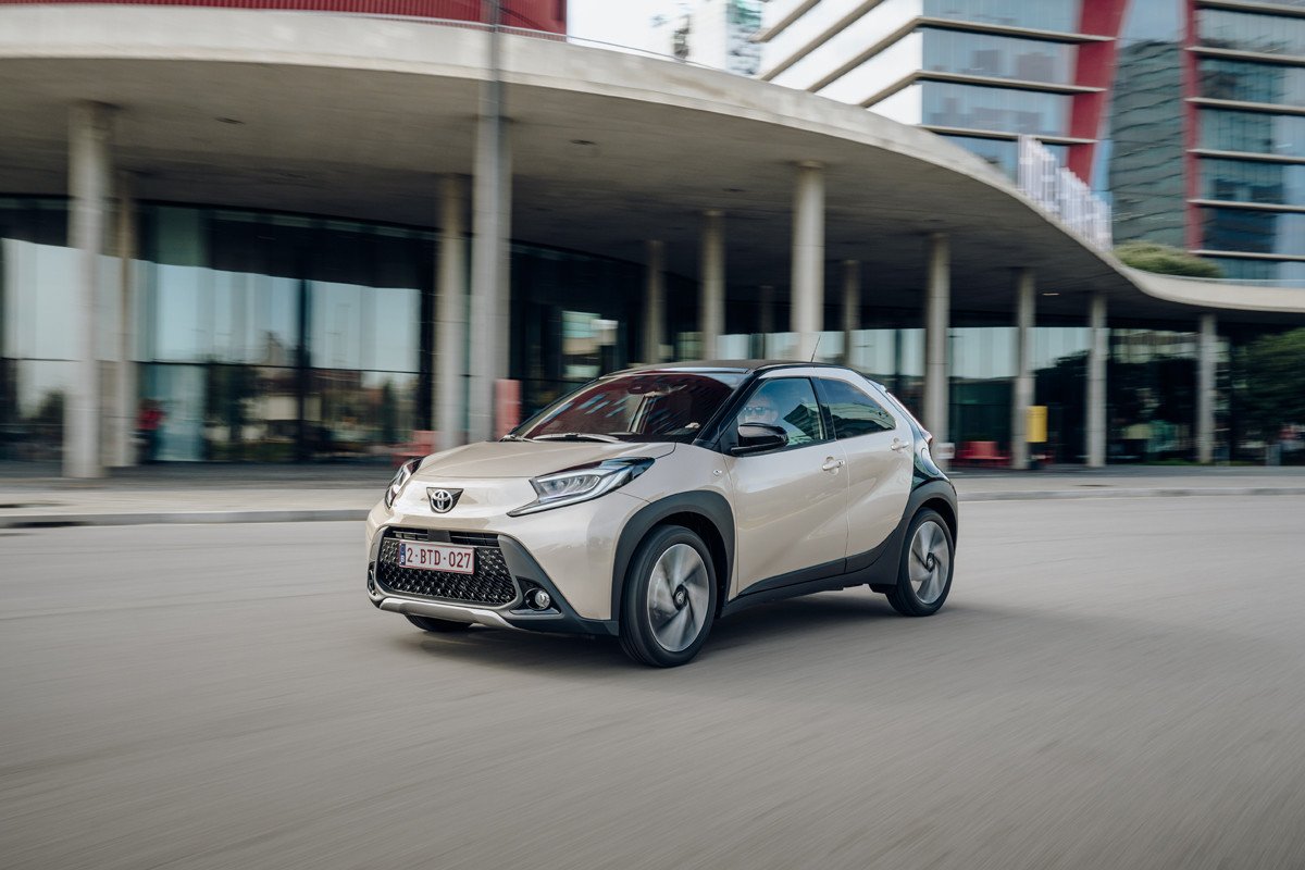 Prueba del Toyota Aygo X Cross: rompiendo moldes en el segmento urbano