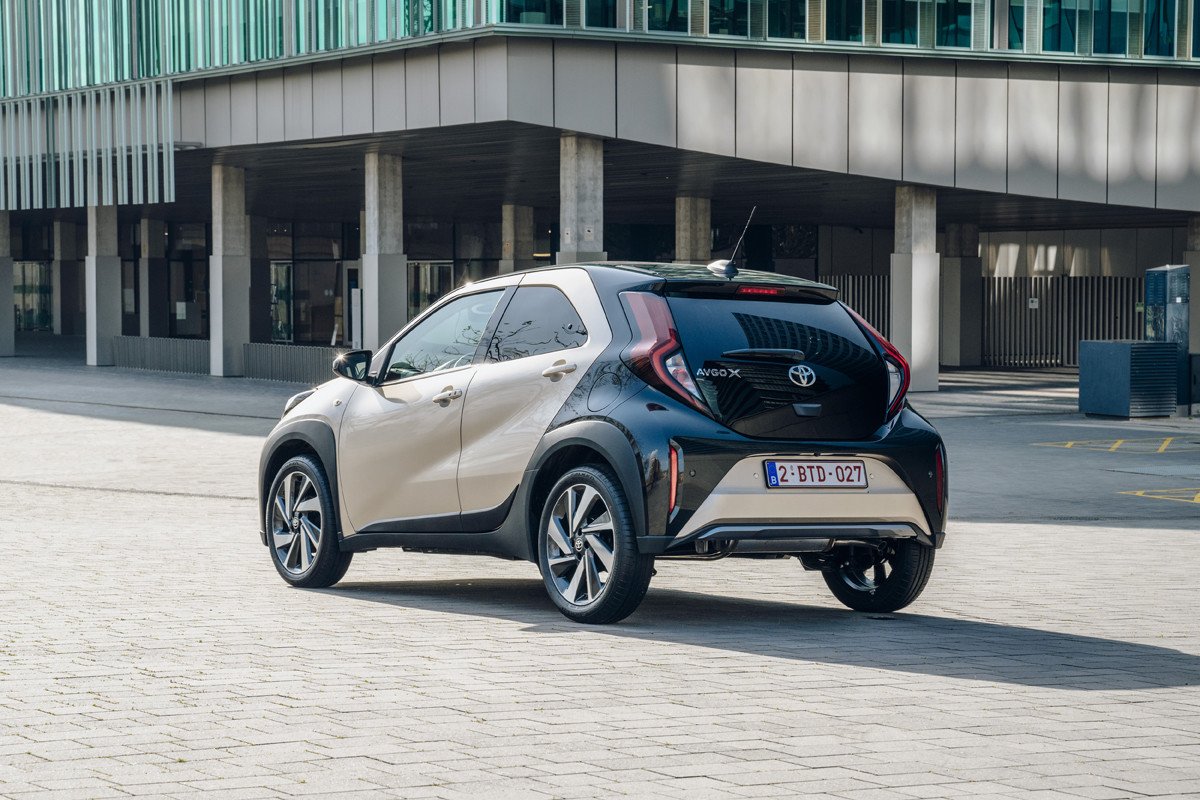Prueba del Toyota Aygo X Cross: rompiendo moldes en el segmento urbano