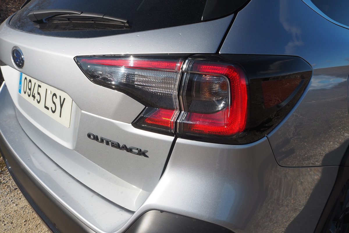 Prueba y opinión del Subaru Outback: motor, análisis del interior y comportamiento