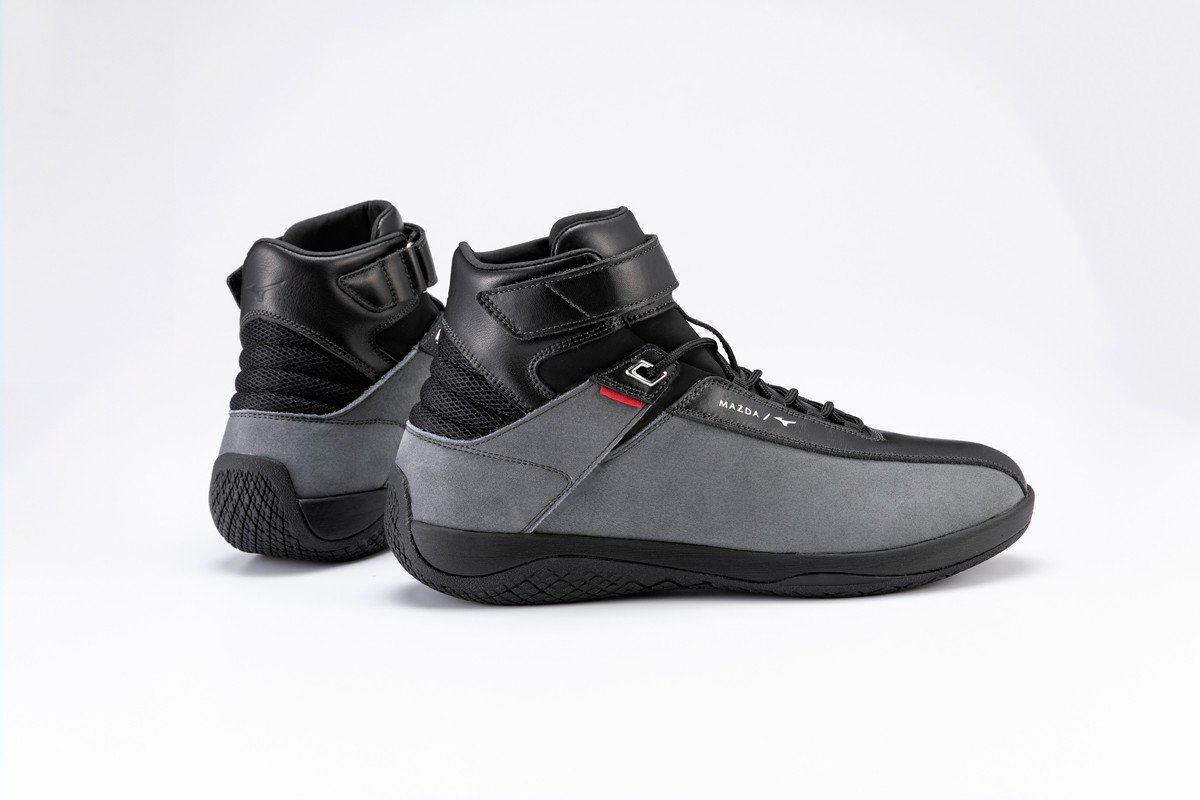 Mazda zapatillas
