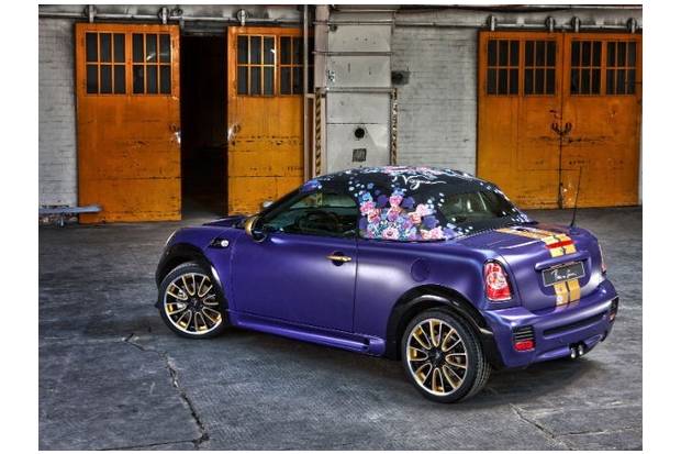 El Mini Roadster de Vogue subastado en el Life Ball 2012