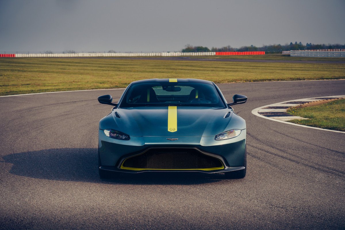 Nuevo Aston Martin Vantage AMR con cambio manual, edición limitada