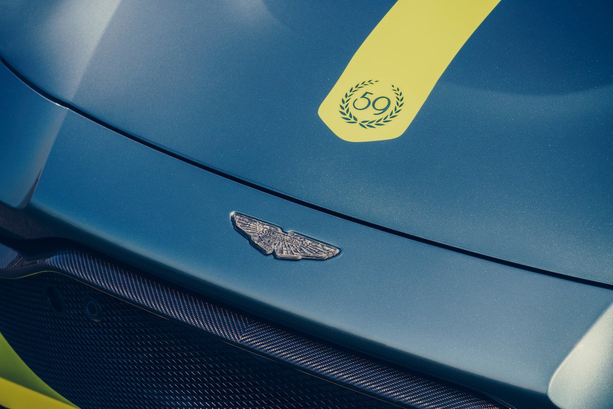 Nuevo Aston Martin Vantage AMR con cambio manual, edición limitada