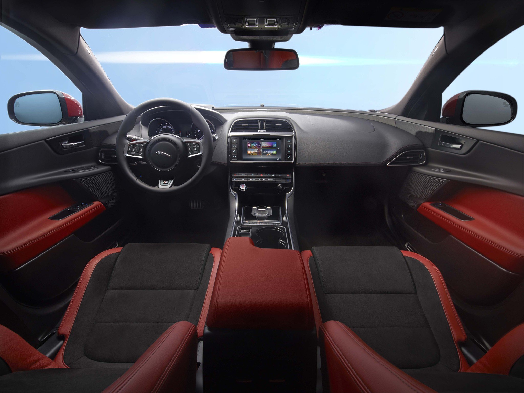 Jaguar XE 2015