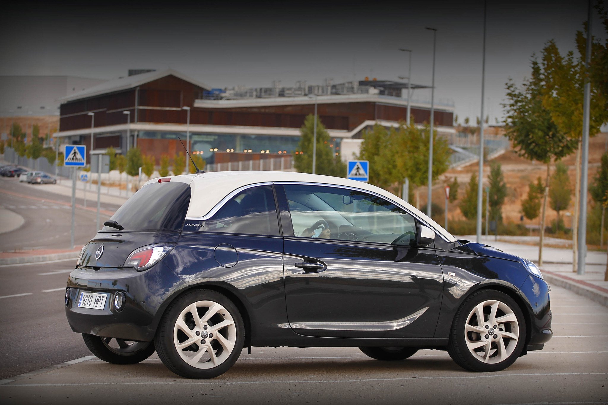 Prueba 10: Opel Adam 1.4 Slam, un coche de capricho para moverte por la ciudad