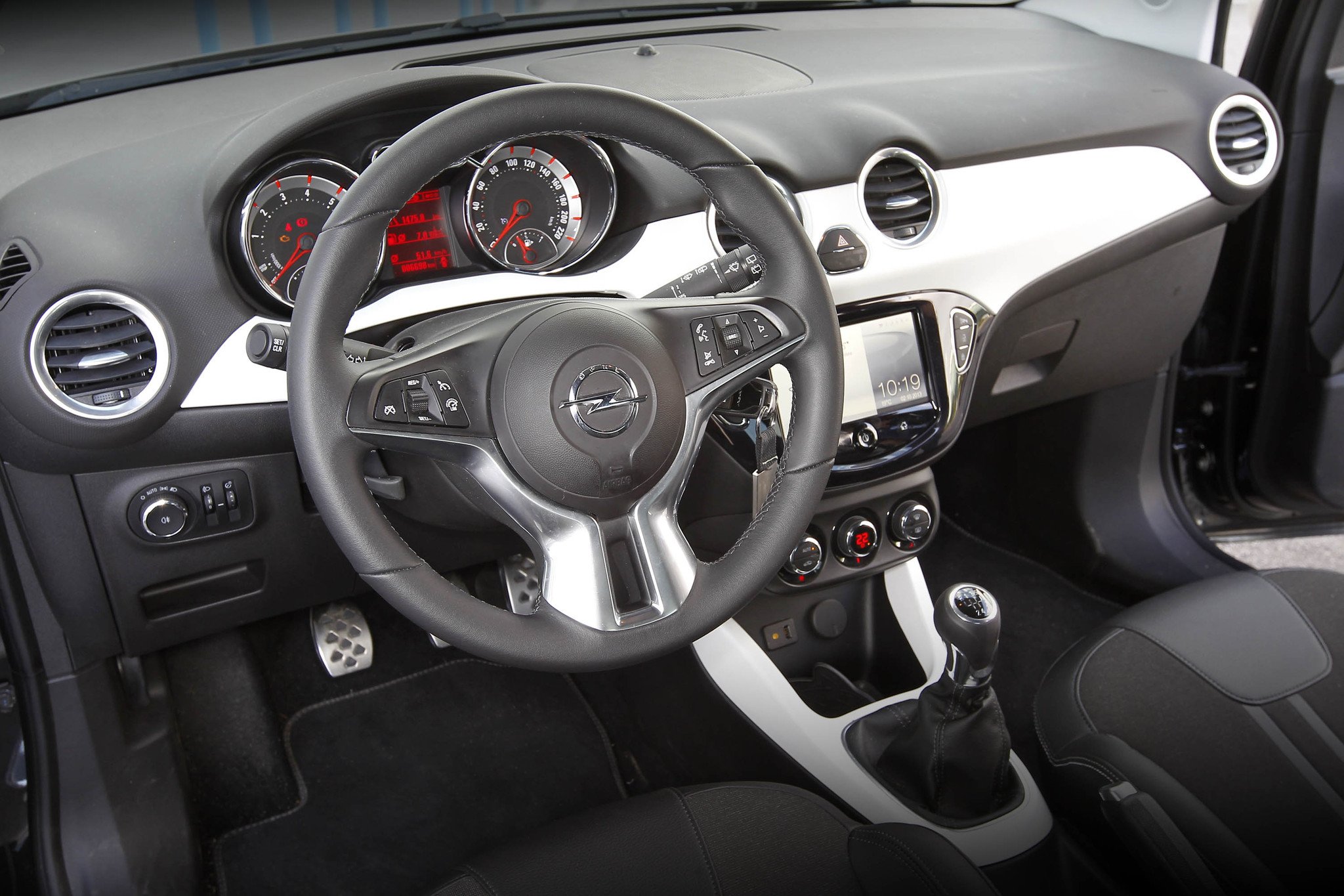 Prueba 10: Opel Adam 1.4 Slam, un coche de capricho para moverte por la ciudad