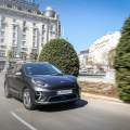 Diferencias de coste entre coche híbrido, coche híbrido enchufable y un eléctrico